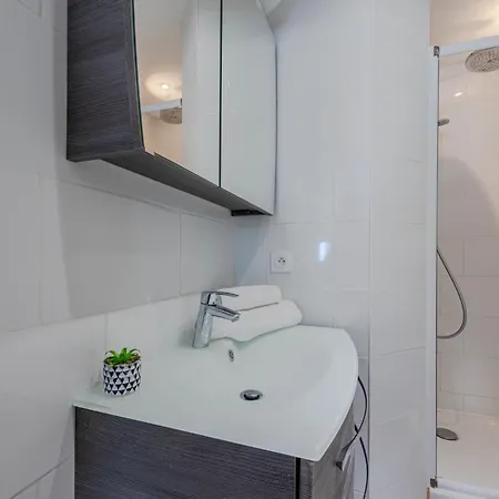 Palmyra-9 By Interhome *